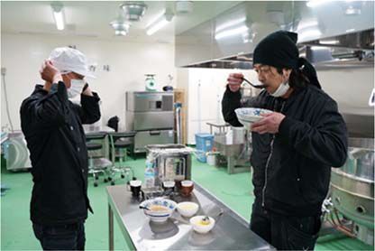 宅麺 品質チェックの様子