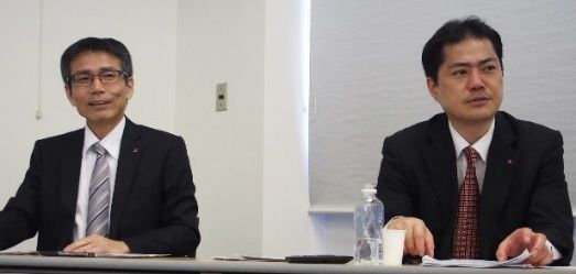 春名部長(左)、近藤室長(右)