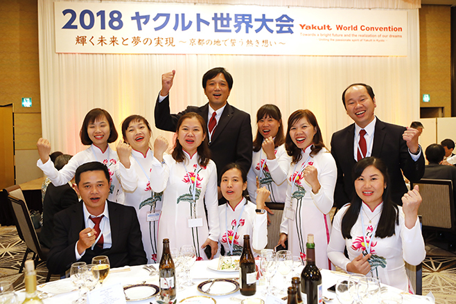 2018年の世界大会(会場・京都)で結束力をより高めたベトナムヤクルト