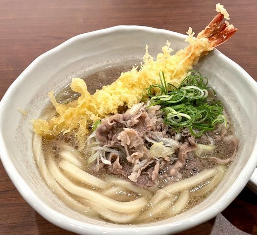 丸亀製麺「神戸牛と特大海老天うどん」