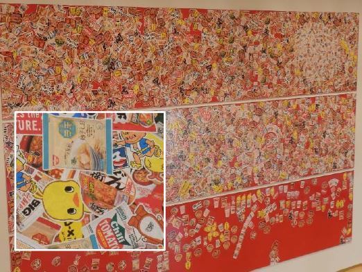 シールアートを配置したプレート(全体と一部を拡大)